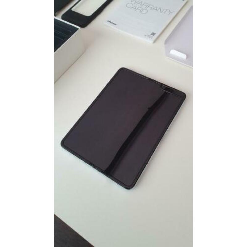 Unieke Galaxy Fold SM-F900F in de kleur ‘Space Silver'.