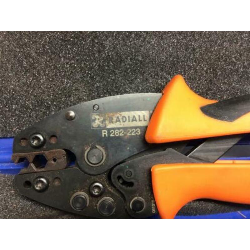 Radiall tang R282-223