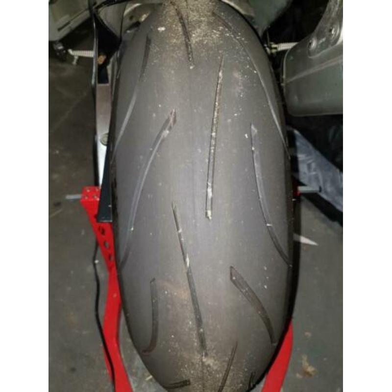 Te koop knappe r1