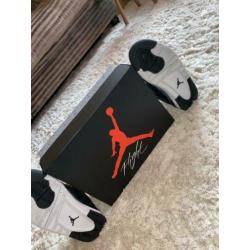 Jordan 4 retro