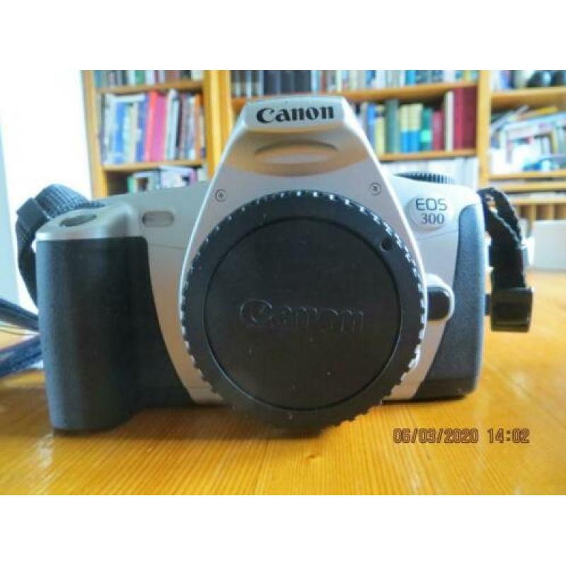 Aangeboden 5 verschillende Canon EOS body's
