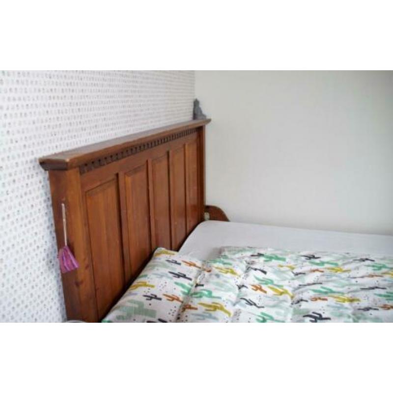 Houten tweepersoonsbed