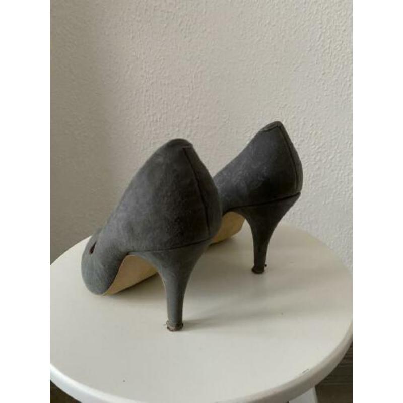 Grijze suède-achtige pumps
