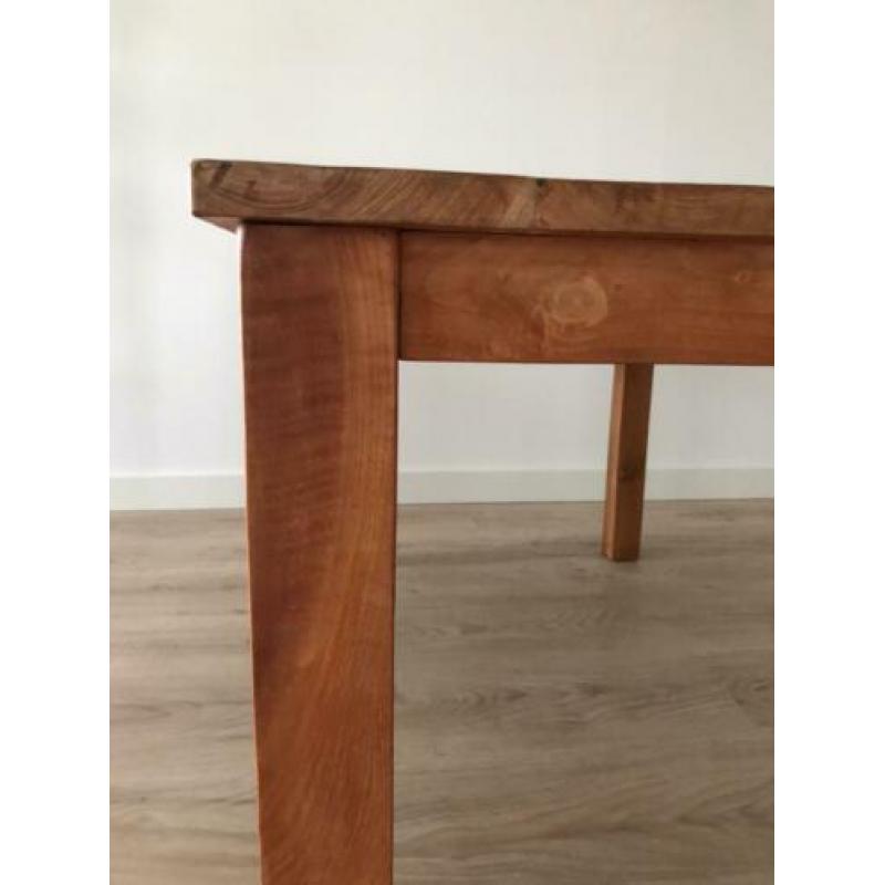 Mooie houtentafel te koop