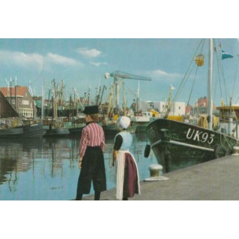 Urk daar komt vader vuurtoren wasdag haven met kotter uk 93