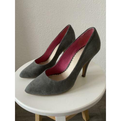 Grijze suède-achtige pumps