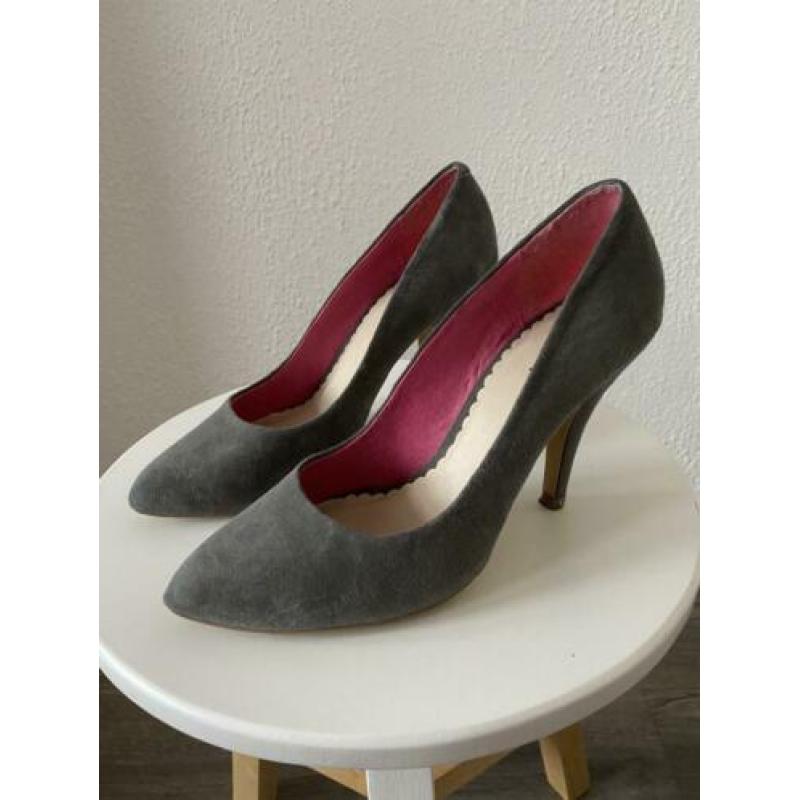 Grijze suède-achtige pumps
