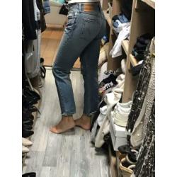 Levi’s jeans maat 28