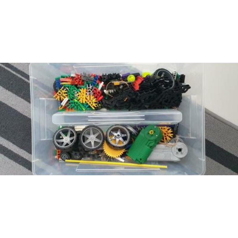 Knex verzameling - achtbaan en andere bouwwerken