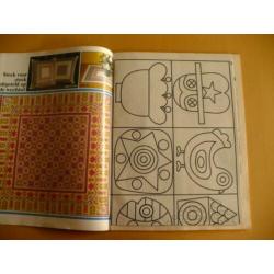 Burda Handwerk borduren met klassieke patronen.