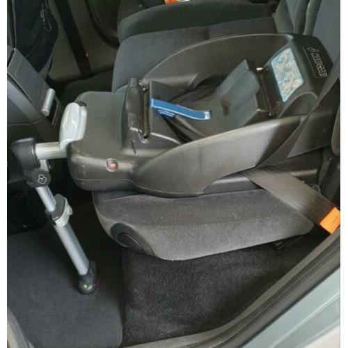 Maxicosi EasyBase 2 met autospiegel (ecxl. Maxicosi)