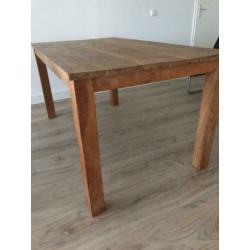 Mooie houtentafel te koop