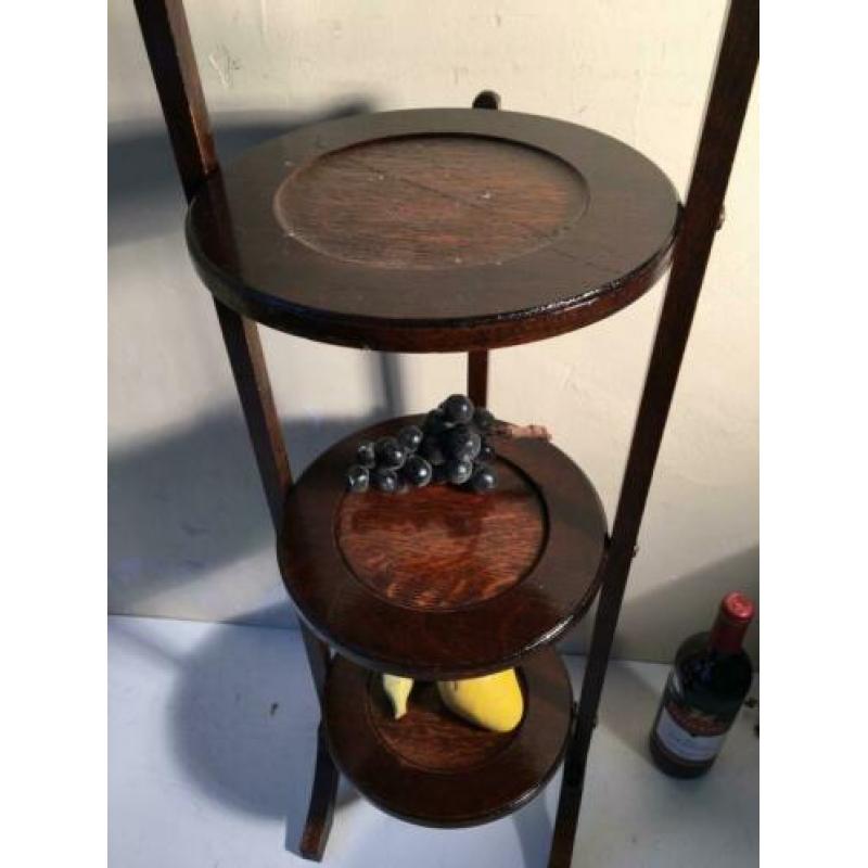 etagere cake standaard gebaks taarten winkel bakkers Engels