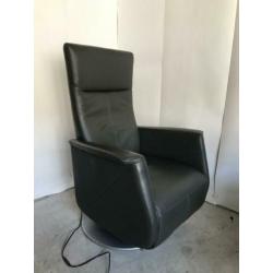 Elektrische Prominent Relax / Sta op stoel van leer