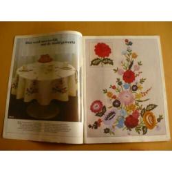 Burda Handwerk borduren met klassieke patronen.