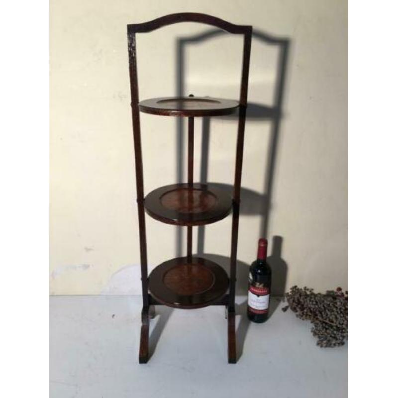 etagere cake standaard gebaks taarten winkel bakkers Engels
