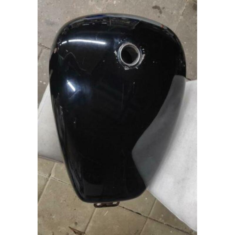 Suzuki Intruder Tank