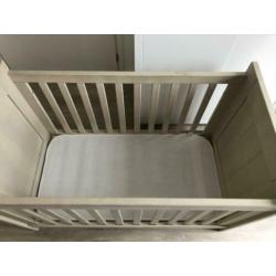 Bopita ledikant sky light grey wash 60x120x85 cm