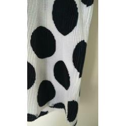 Mooi witte top met zwarte dots merk Gerry Weber maat 44 zgan
