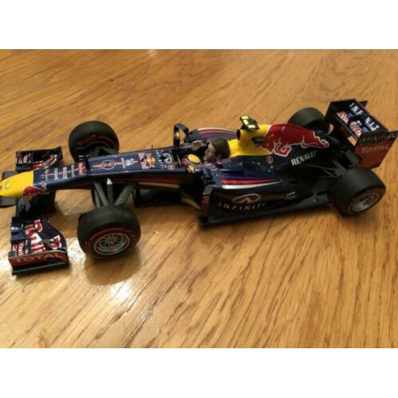 Red Bull Racing rb9 2013 afscheid coureur Mark Webber ,