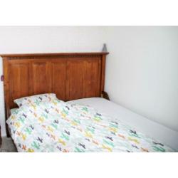 Houten tweepersoonsbed