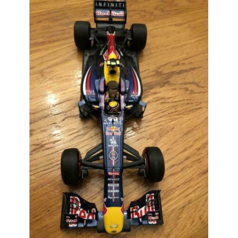 Red Bull Racing rb9 2013 afscheid coureur Mark Webber ,