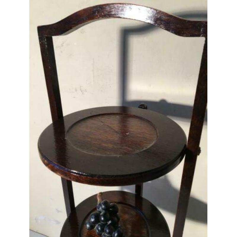 etagere cake standaard gebaks taarten winkel bakkers Engels