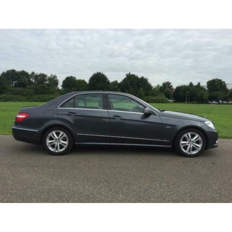Mercedes E-Klasse 3.0 CDI E350 Sedan AUT 2009 Grijs