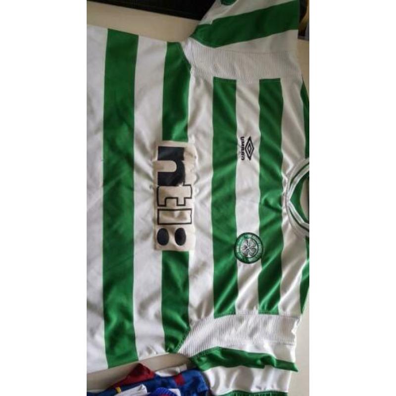 Diverse voetbalshirts