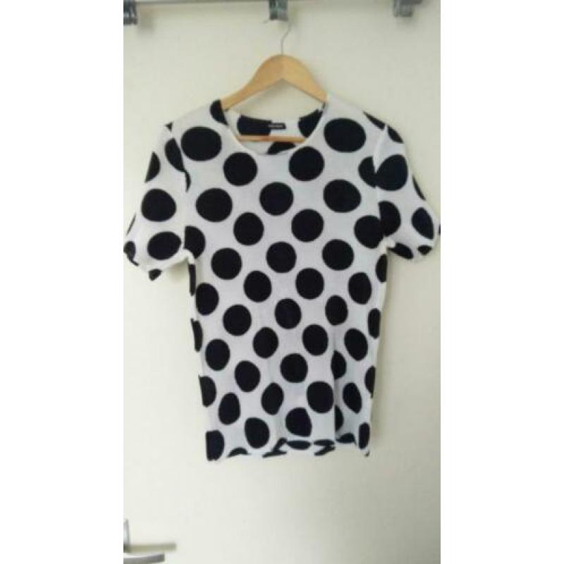 Mooi witte top met zwarte dots merk Gerry Weber maat 44 zgan