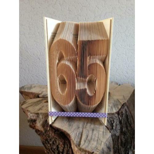 Origineel verjaardag of jubileum cadeau. Gevouwen Boeken.