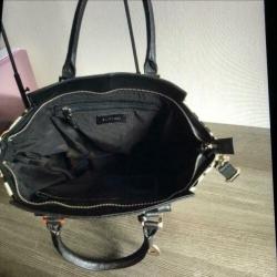 Tas