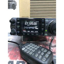 Icom 7000 met groot scherm