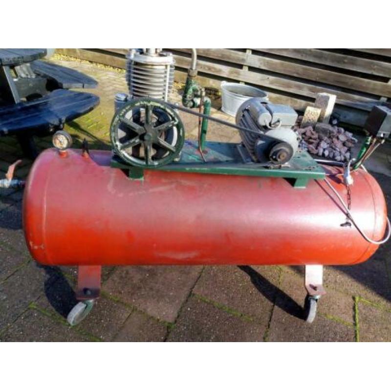 Bauer compressor 200 liter