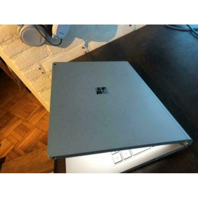 Microsoft Surface Book Core i7,8GB 256GB SSD (Performance Ba