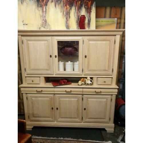 blank eiken wandmeubel