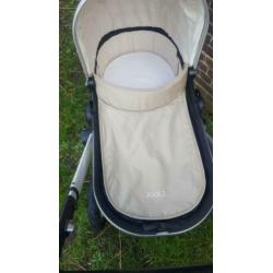 kinderwagen Joolz Day met zonneparaplu en maxicosi