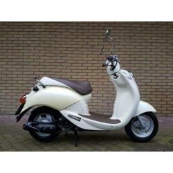 Sym Mio 50 4 Takt Limited Edition bromscooter (45KM) 6410KM!