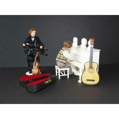 Violist Pianist gitaar Piano etc voor poppenhuis 1/12