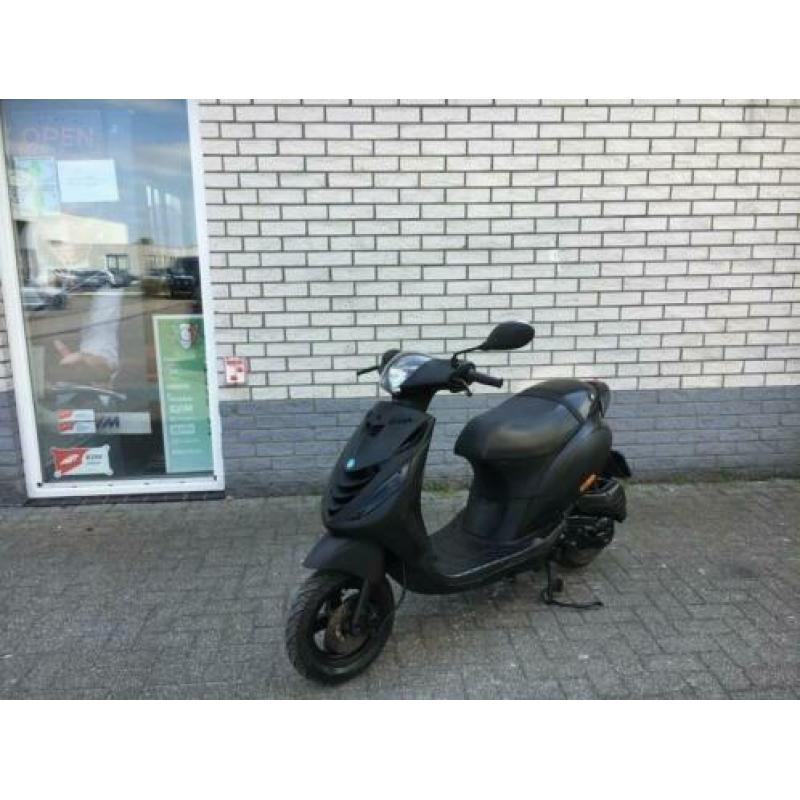 Aktie! piaggio zip sp 45km brom 4t mat zwart bj2015 6000km
