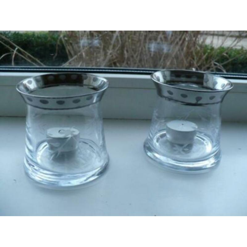 gave set van 2 windlichten en 6 waxinelichthouders glas