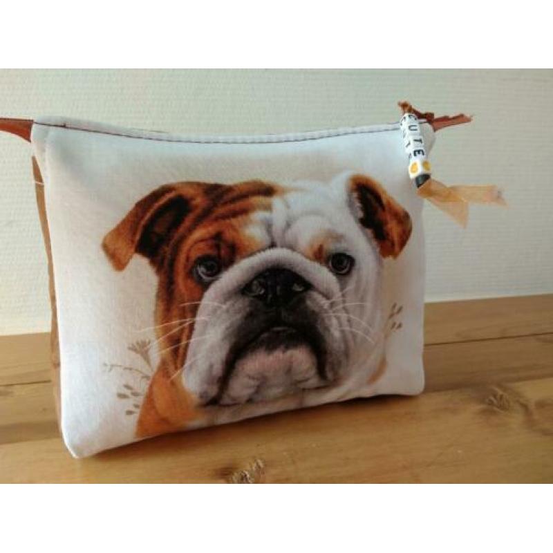 Nieuw: etui hond/ kat/honden- kattenrassen.