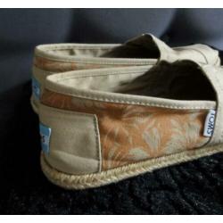 TOMS heren maat 41 ***