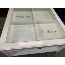 Mooie Salontafel vitrine tafel La Maison