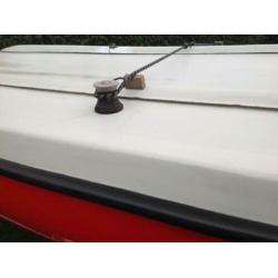 Ufo zeilboot ...met Yamaha 4pk motor en kar / trailer ....