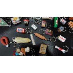 Grote verzameling Vintage Retro sleutelhangers 145 STUKS **