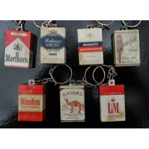 Grote verzameling Vintage Retro sleutelhangers 145 STUKS **