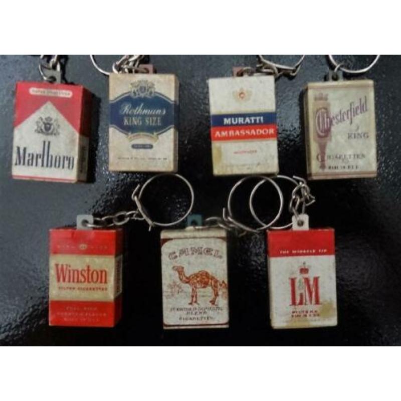 Grote verzameling Vintage Retro sleutelhangers 145 STUKS **