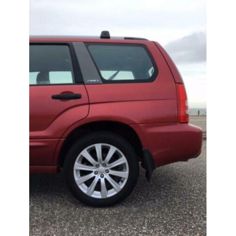 Subaru forester 2.0 XT AWD | airco | schuifdak / L.M velg
