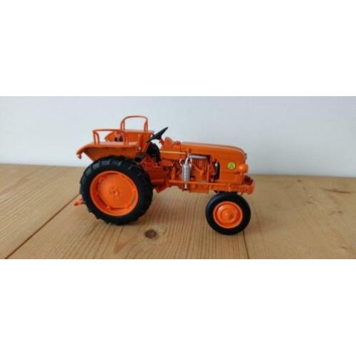 Universal Hobbies Renault D22 - Nieuw - Schaal 1:16